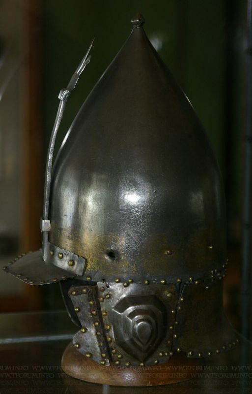 helm2_1.jpg
